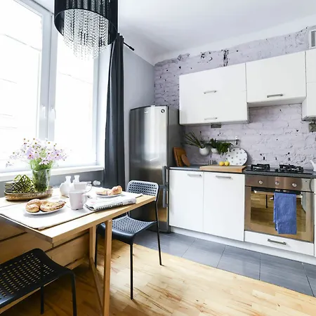 Apartman Downtown Colour *